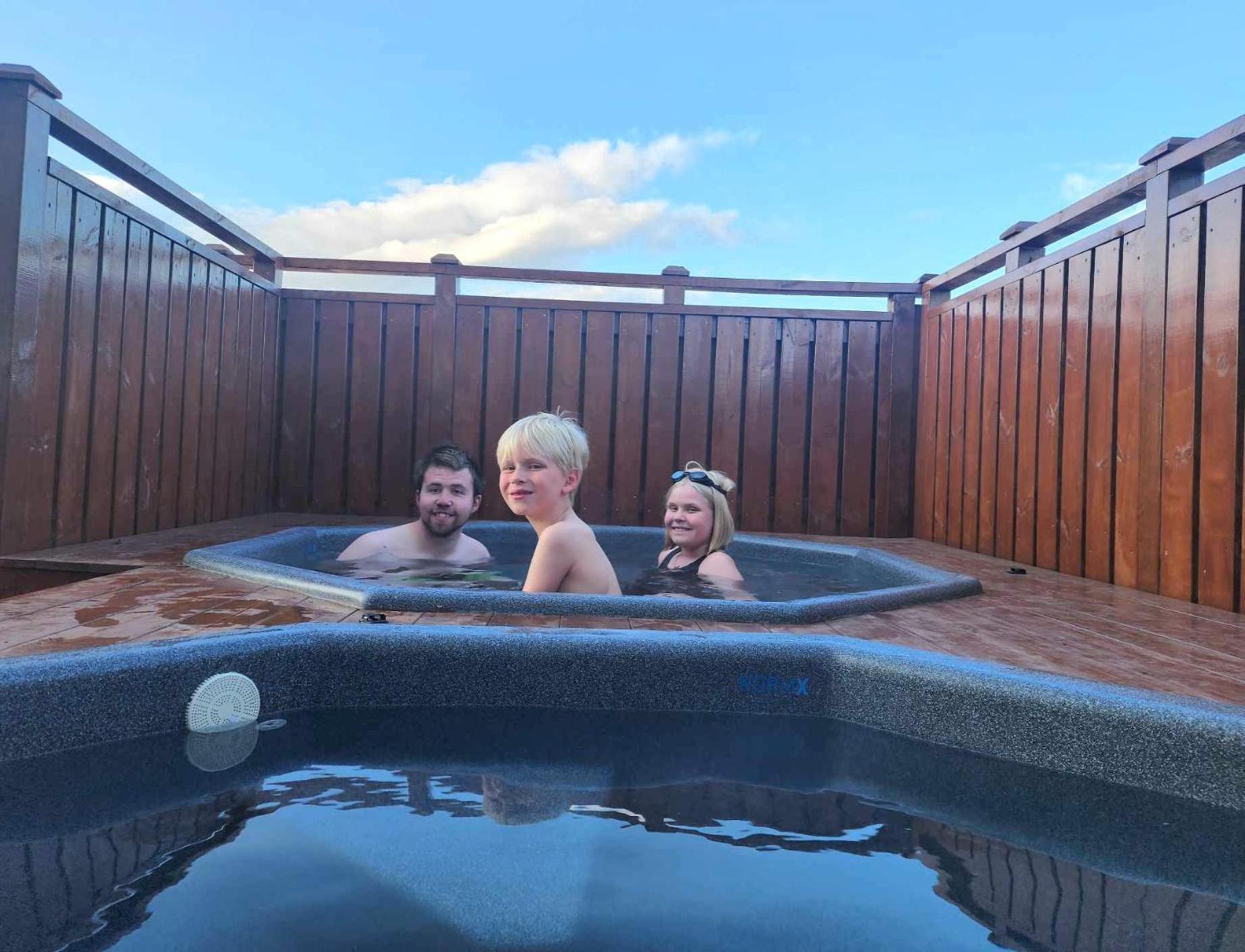 Ak Rentals, With Hot Tubs Акурейри Экстерьер фото